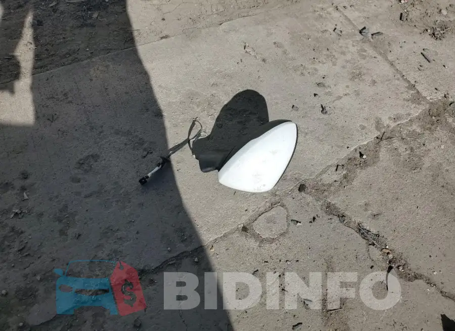 1G1BC5SMXH7211943 Photo# 12