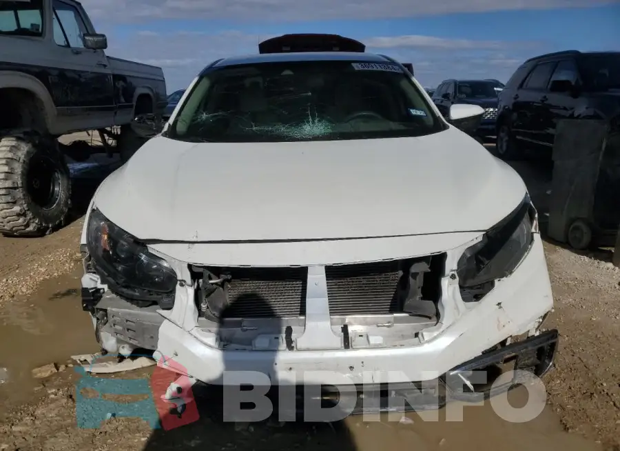 19XFC2F67LE018984 Photo# 5