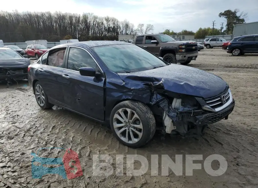 1HGCR2F56FA181529 Photo# 4