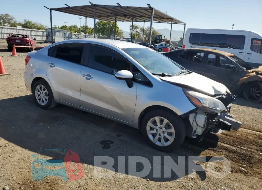 KNADM4A35G6668337 Photo# 4