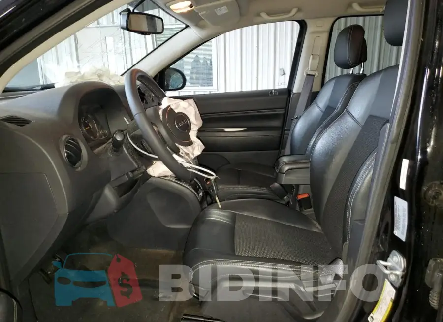 1C4NJDEB0HD177303 Photo# 7