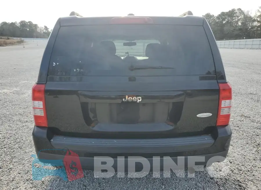 1C4NJPFA4GD792443 Photo# 6