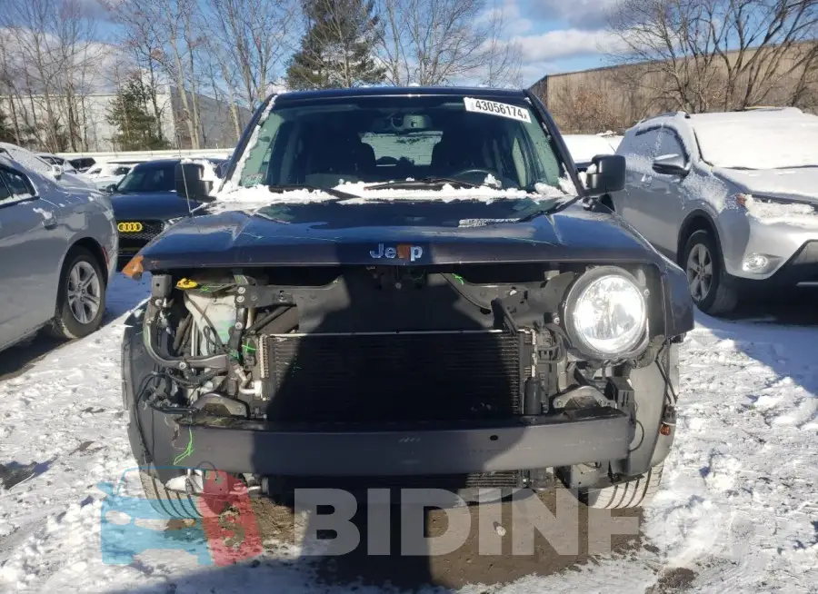 1C4NJRFB0GD758794 Photo# 5