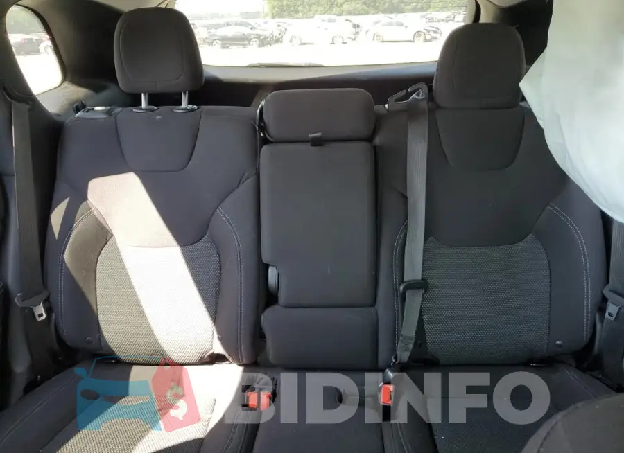 1C4PJLCB6KD457773 Photo# 10
