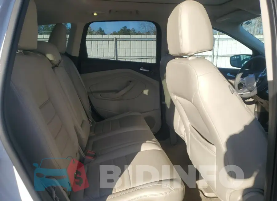 1FMCU0GX2GUA61790 Photo# 11