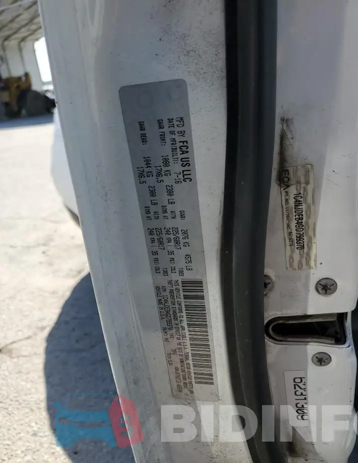 1C4NJDEB4GD799370 Photo# 12