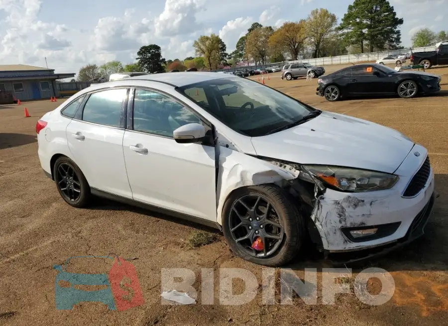 1FADP3F22GL326453 Photo# 4