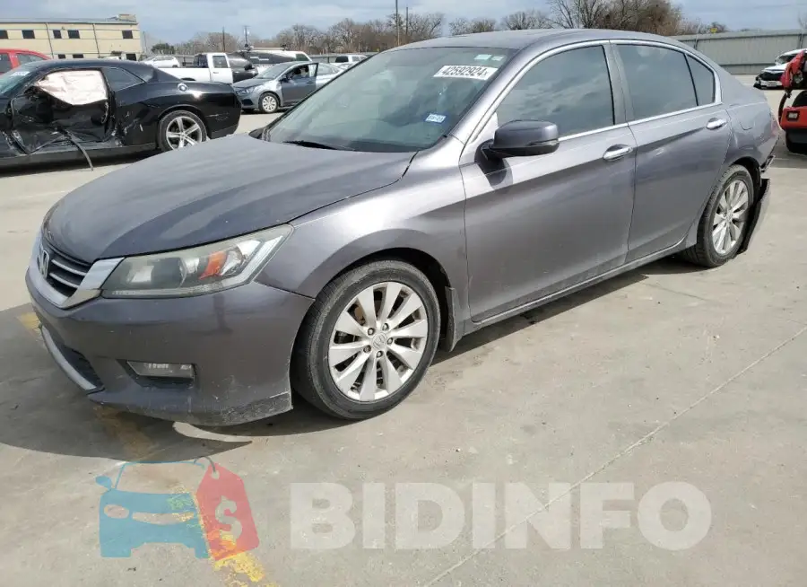 1HGCR2F76FA158107 Photo# 1