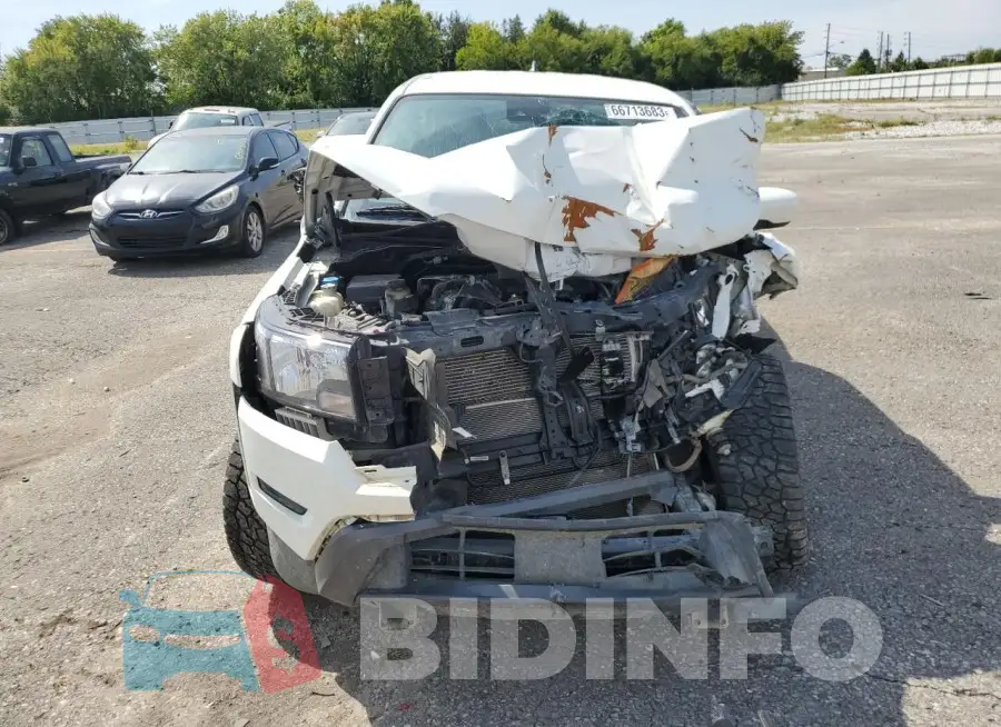 1N6ED1EK6NN644815 Photo# 5