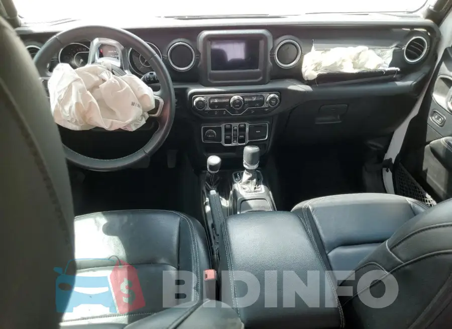 1C4HJXEGXJW138013 Photo# 8