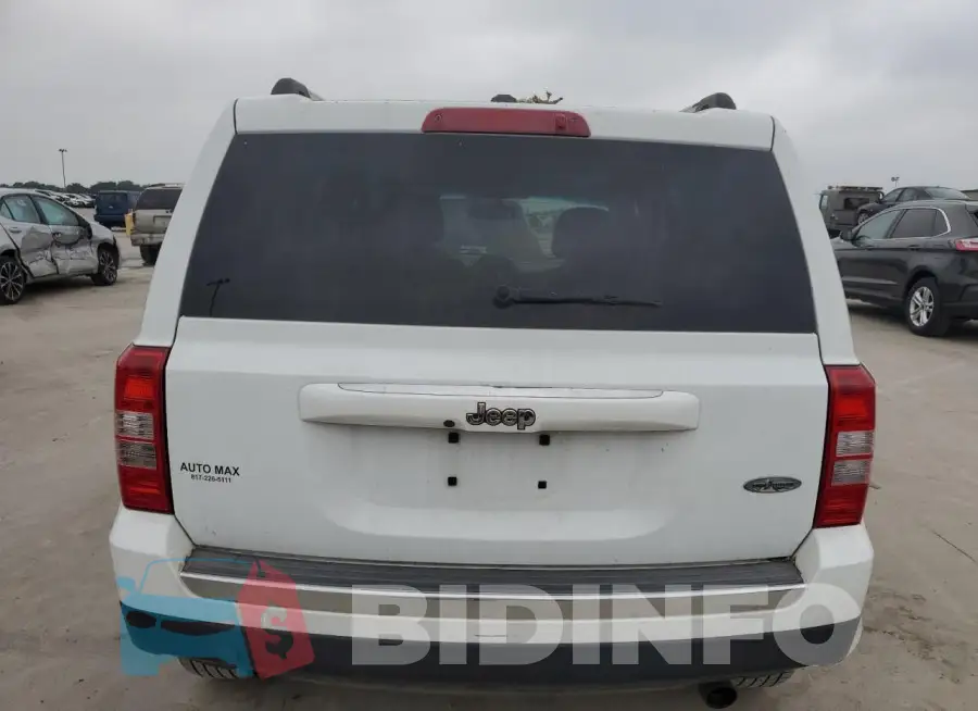 1C4NJPFA1GD642743 Photo# 6