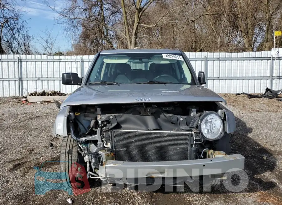 1C4NJRAB6FD100256 Photo# 5