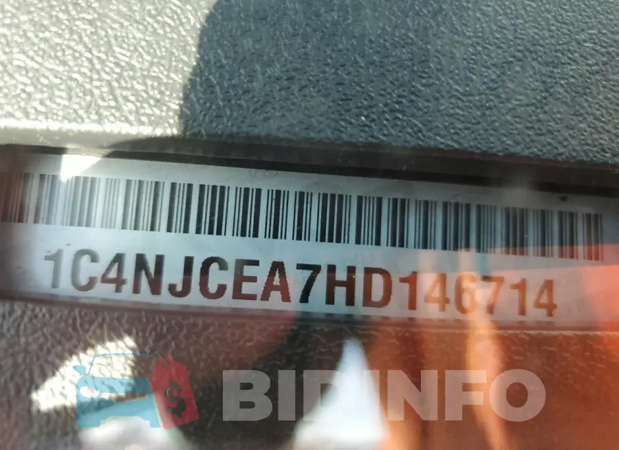1C4NJCEA7HD146714 Photo# 13