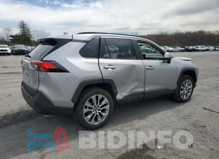 2T3A1RFV8NC279372 Photo# 3