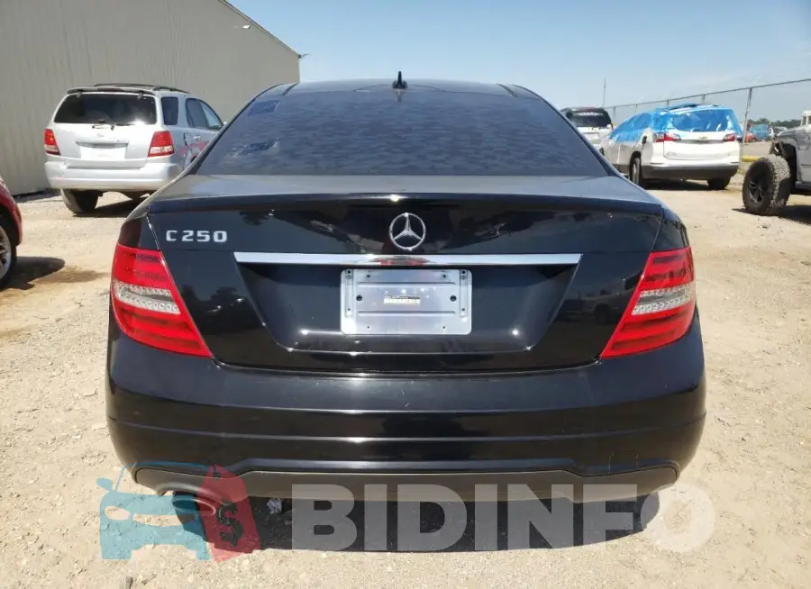 WDDGJ4HB3FG430944 Photo# 6