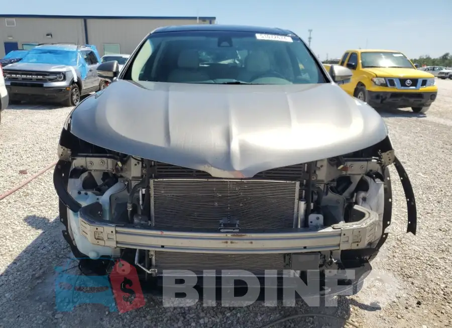 2LMTJ8LR7GBL50933 Photo# 5