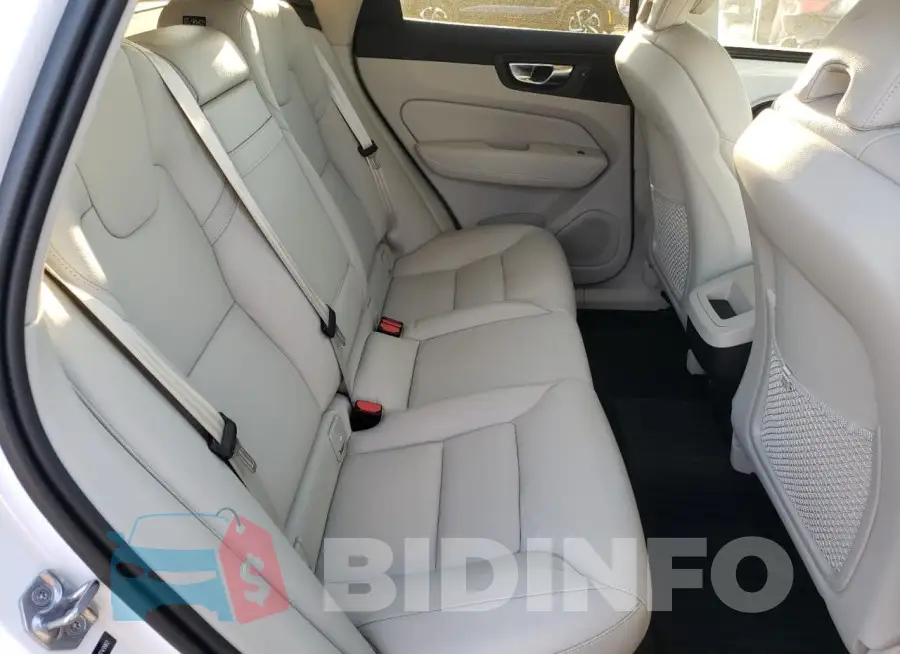 YV4102DK3M1749982 Photo# 11