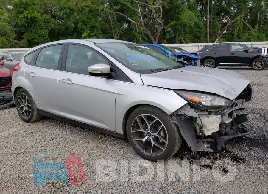 1FADP3M22HL212795 Photo# 4