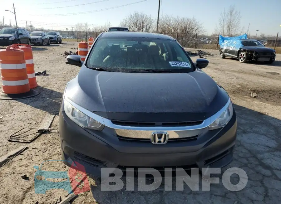 19XFC2F74HE071142 Photo# 5