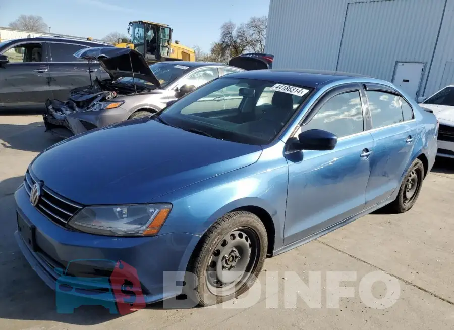 3VW2B7AJ0HM384614 Photo# 1