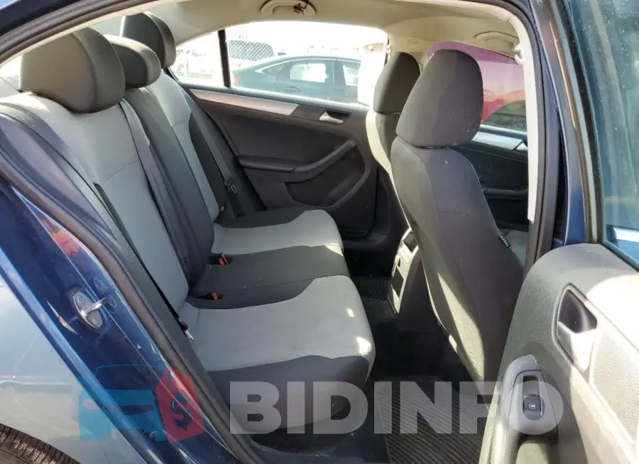 3VW2B7AJ0HM384614 Photo# 10