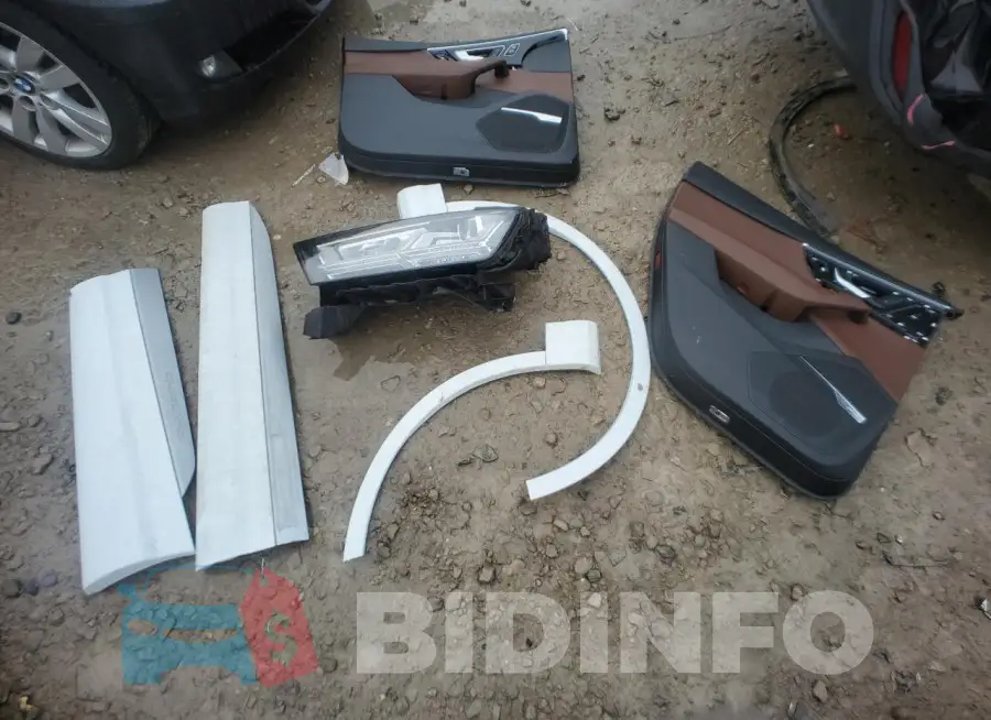 WA1VAAF71KD010040 Photo# 13