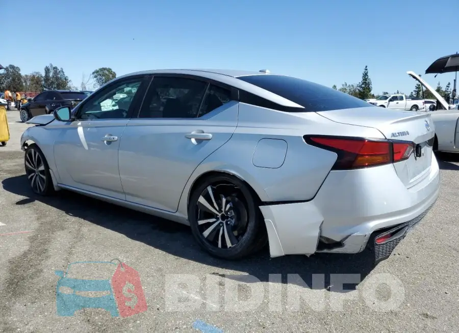 1N4BL4CV3KC102897 Photo# 2