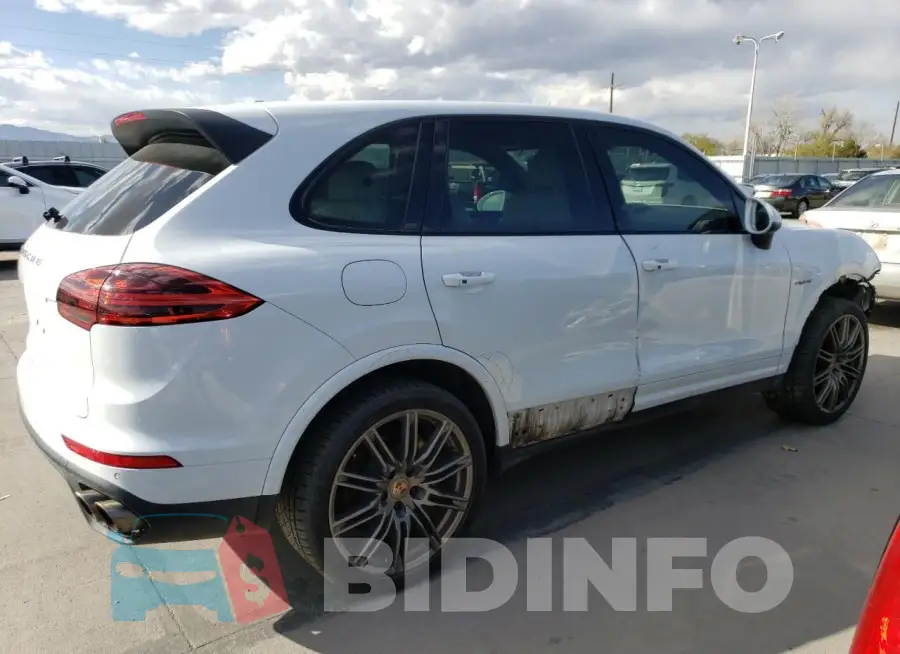 WP1AE2A23JLA70446 Photo# 3