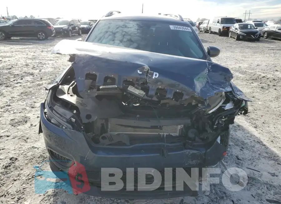 1C4PJLCB8MD130326 Photo# 5