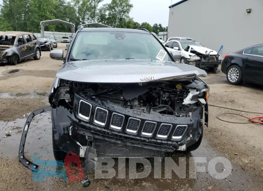 3C4NJDCB8JT306844 Photo# 5