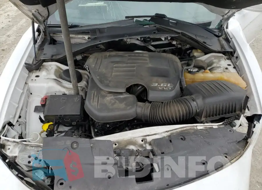 2C3CDXHG8FH852424 Photo# 11