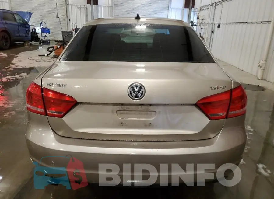 1VWBS7A31FC008245 Photo# 6