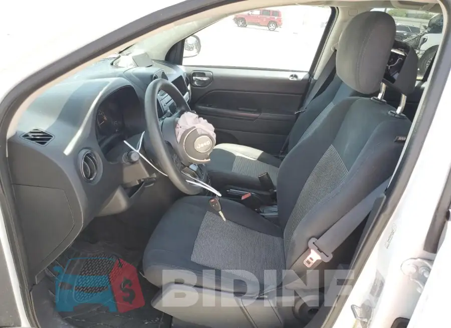 1C4NJCBA0HD124543 Photo# 7
