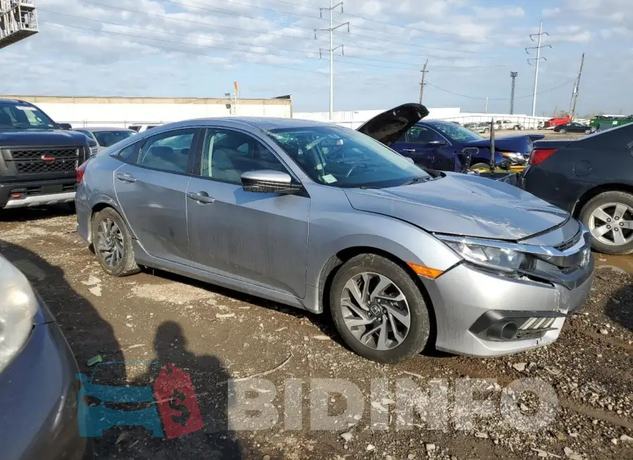 19XFC2F70HE204687 Photo# 4