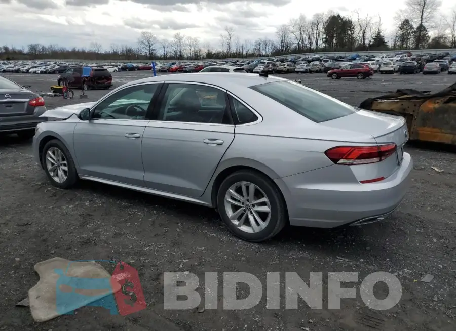1VWSA7A32LC008351 Photo# 2