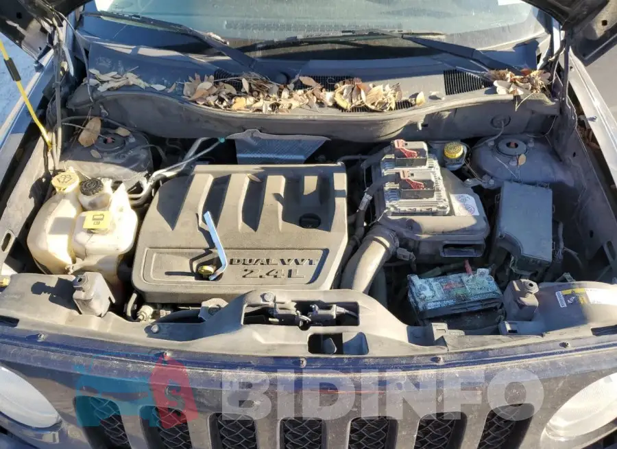 1C4NJPBB3FD349214 Photo# 11