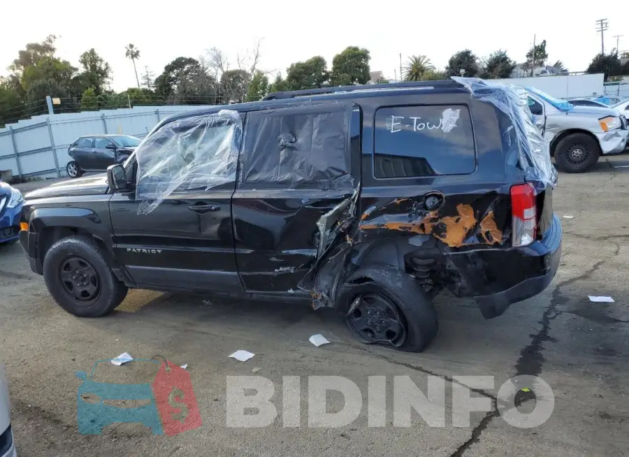 1C4NJPBB7HD120764 Photo# 2