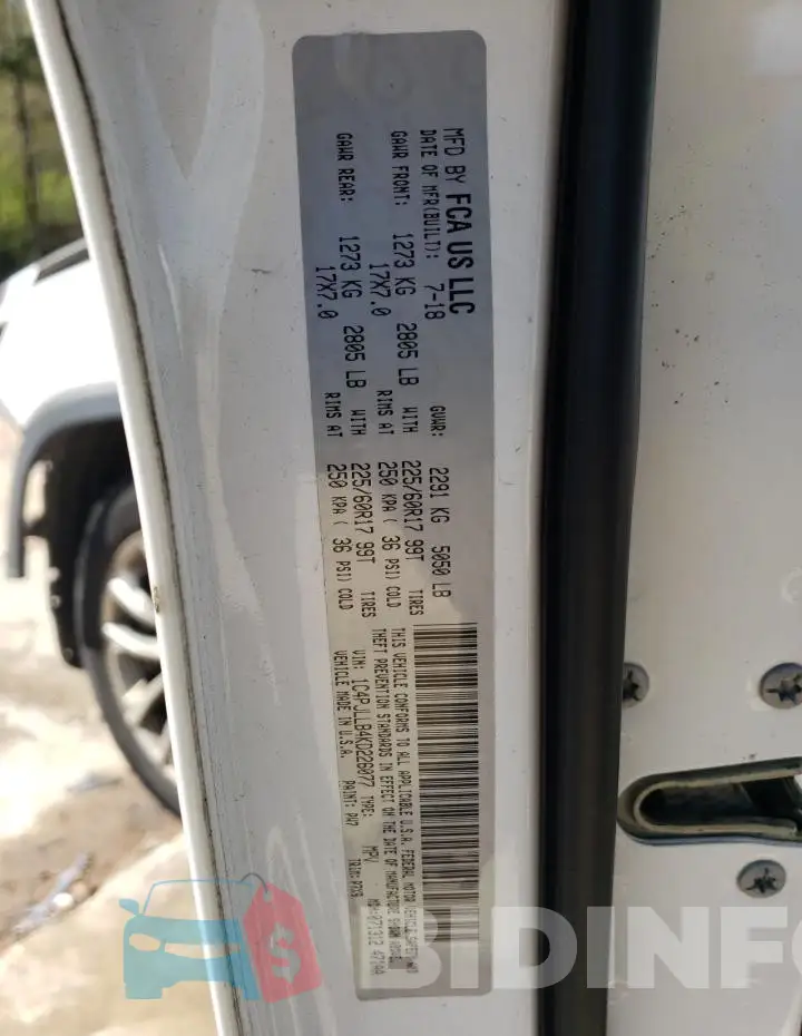 1C4PJLLB4KD226077 Photo# 12