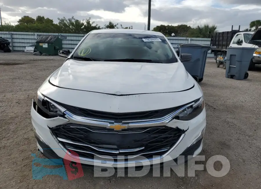 1G1ZB5ST5LF150122 Photo# 5