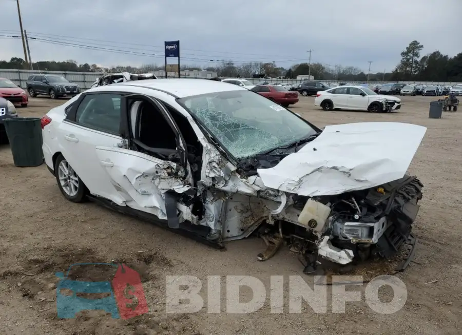 1FADP3F22JL208541 Photo# 4