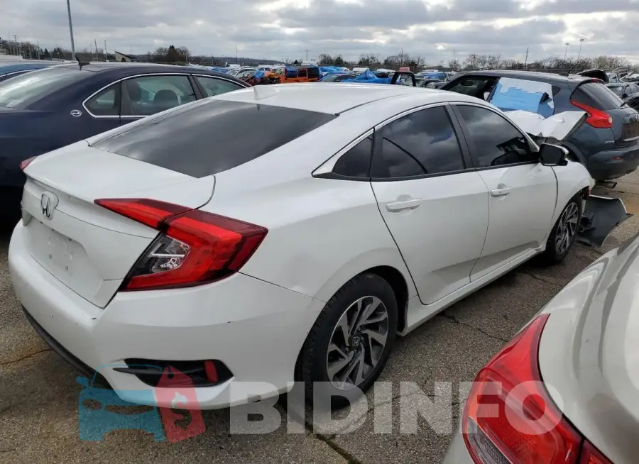 19XFC2F70HE046075 Photo# 3