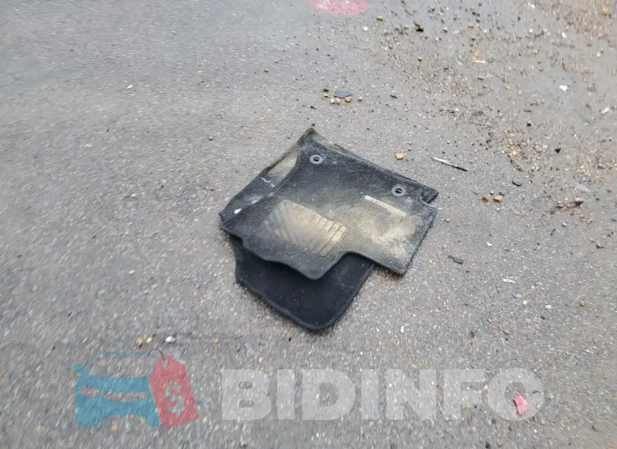 2T1BURHE2FC431021 Photo# 12