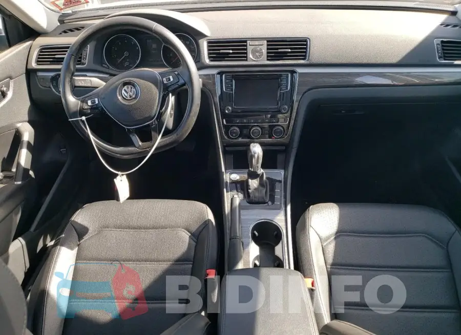 1VWGT7A30HC004564 Photo# 8