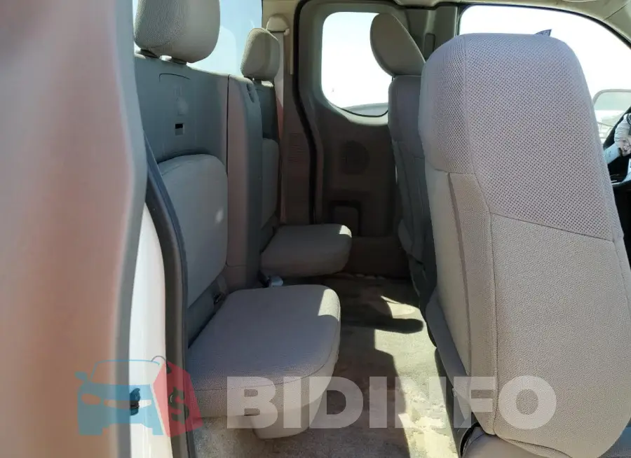 1N6BD0CT9FN764165 Photo# 10