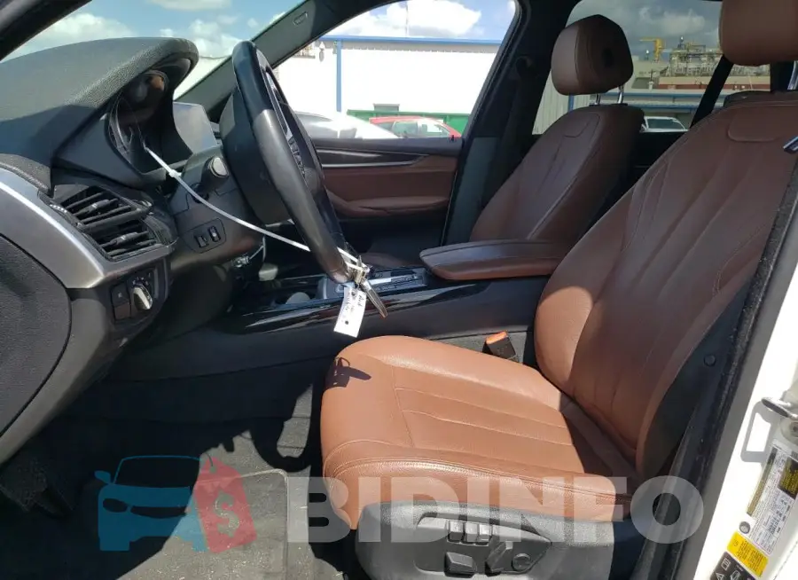 5UXKR0C31H0V81815 Photo# 7