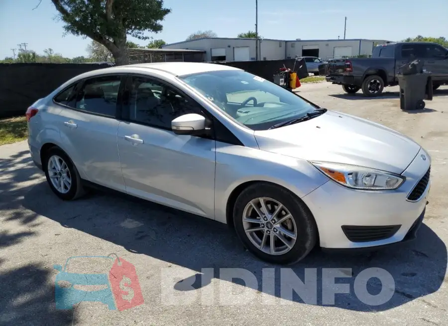 1FADP3F21HL232923 Photo# 4