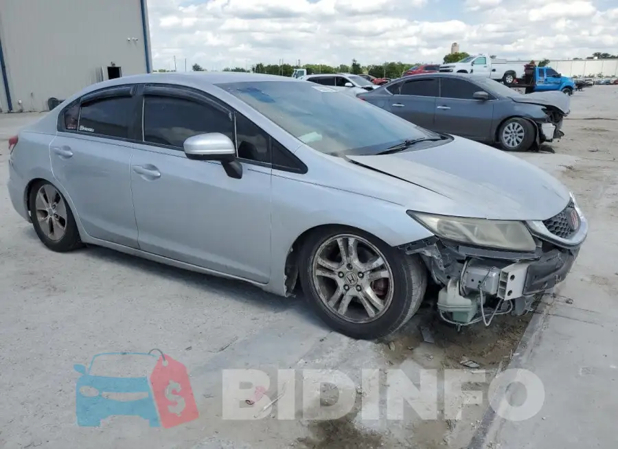 19XFB2F54FE104445 Photo# 4