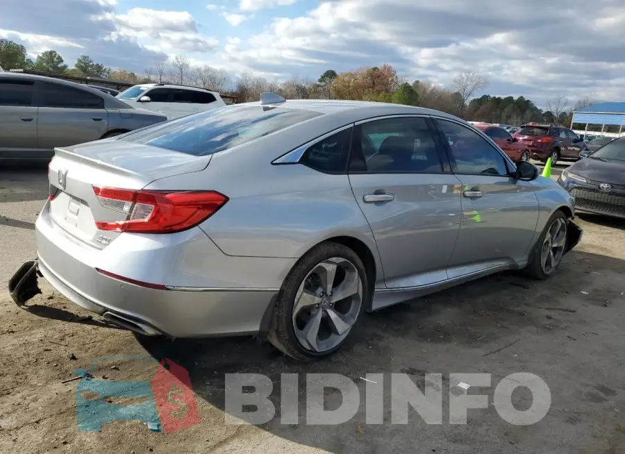 1HGCV2F91JA008640 Photo# 3