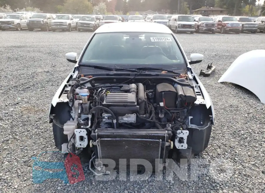 3VWDB7AJ5HM258435 Photo# 5
