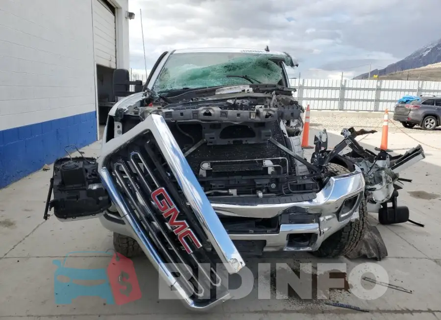 1GT12ZE81FF103287 Photo# 5